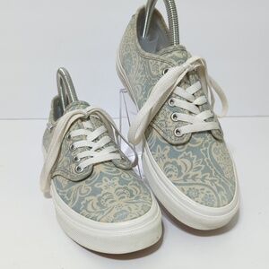 Vans off the wall Paisley athletic sneaker women's size 7